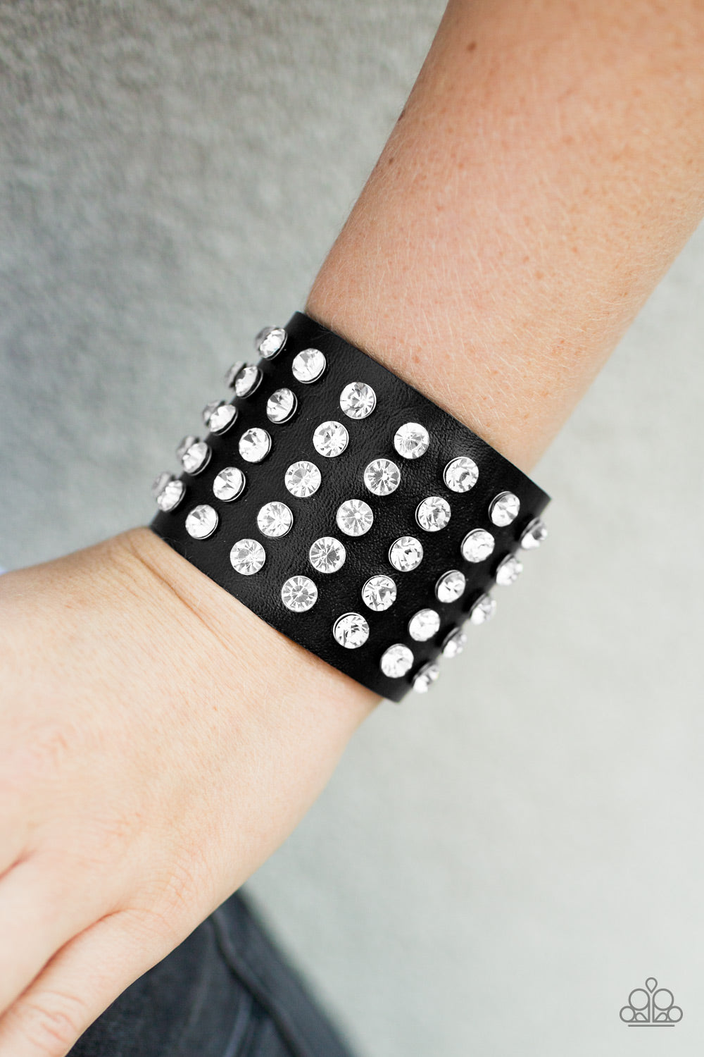 Mama Said Knock You Out - black - Paparazzi bracelet