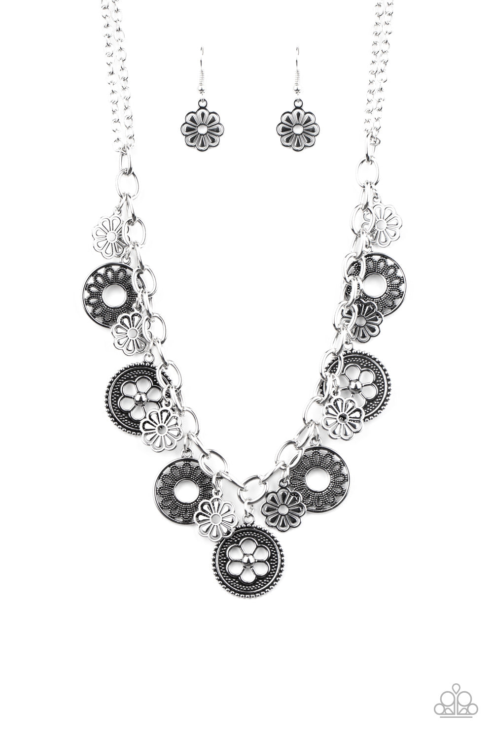 Meadow Masquerade - silver - Paparazzi necklace