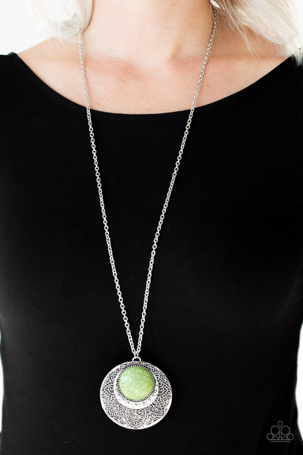Medallion Meadow-green-Paparazzi necklace