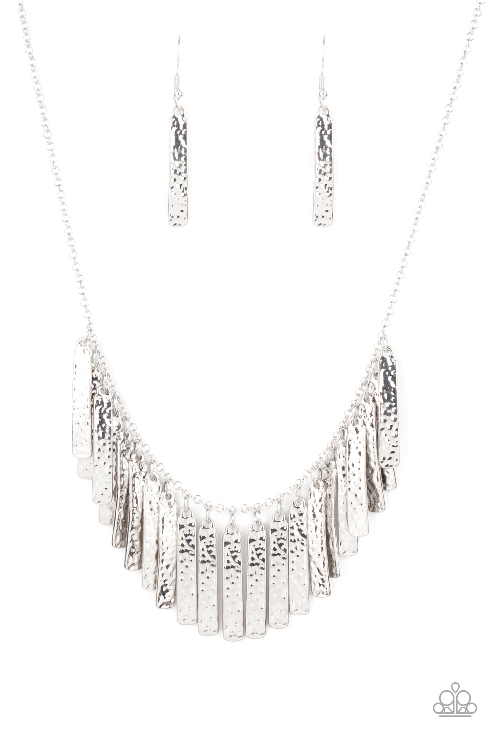Metallic Muse - silver - Paparazzi necklace