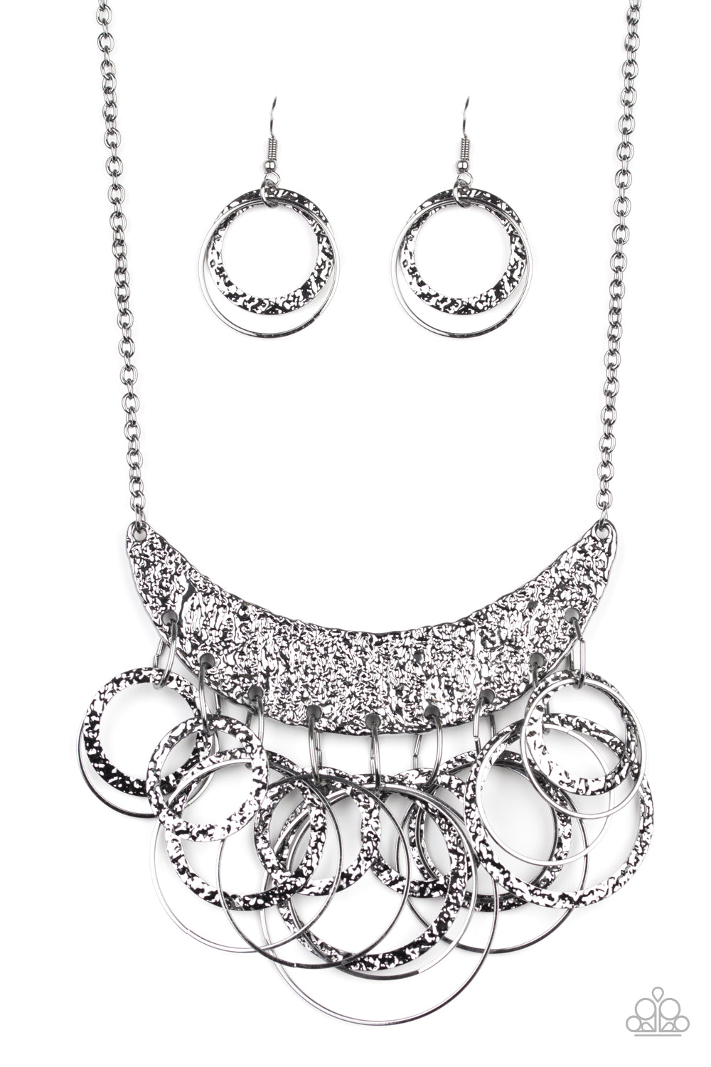 Metro Eclipse - black - Paparazzi necklace