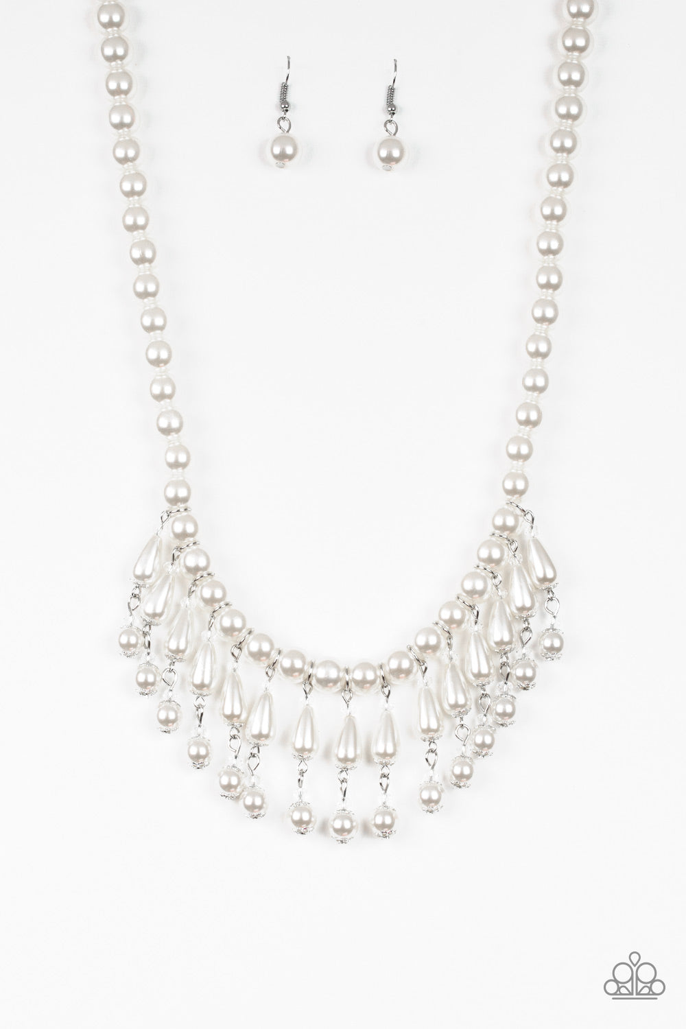 Miss Majestic - white - Paparazzi necklace