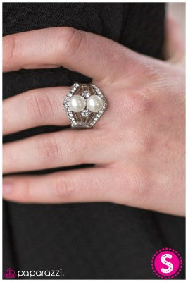 Ms. Marvelous - White - Paparazzi ring