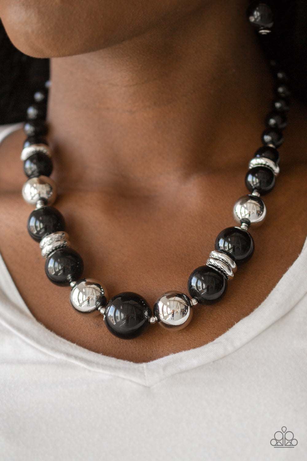 New York Nightlife - black - Paparazzi necklace