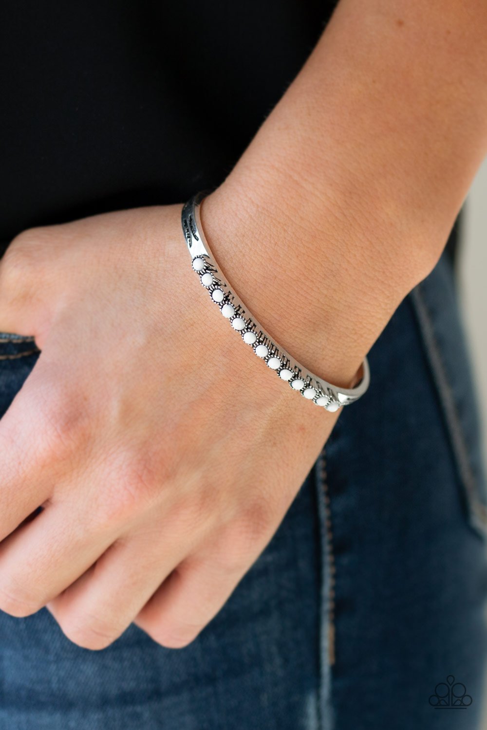 New Age Traveler - white - Paparazzi bracelet