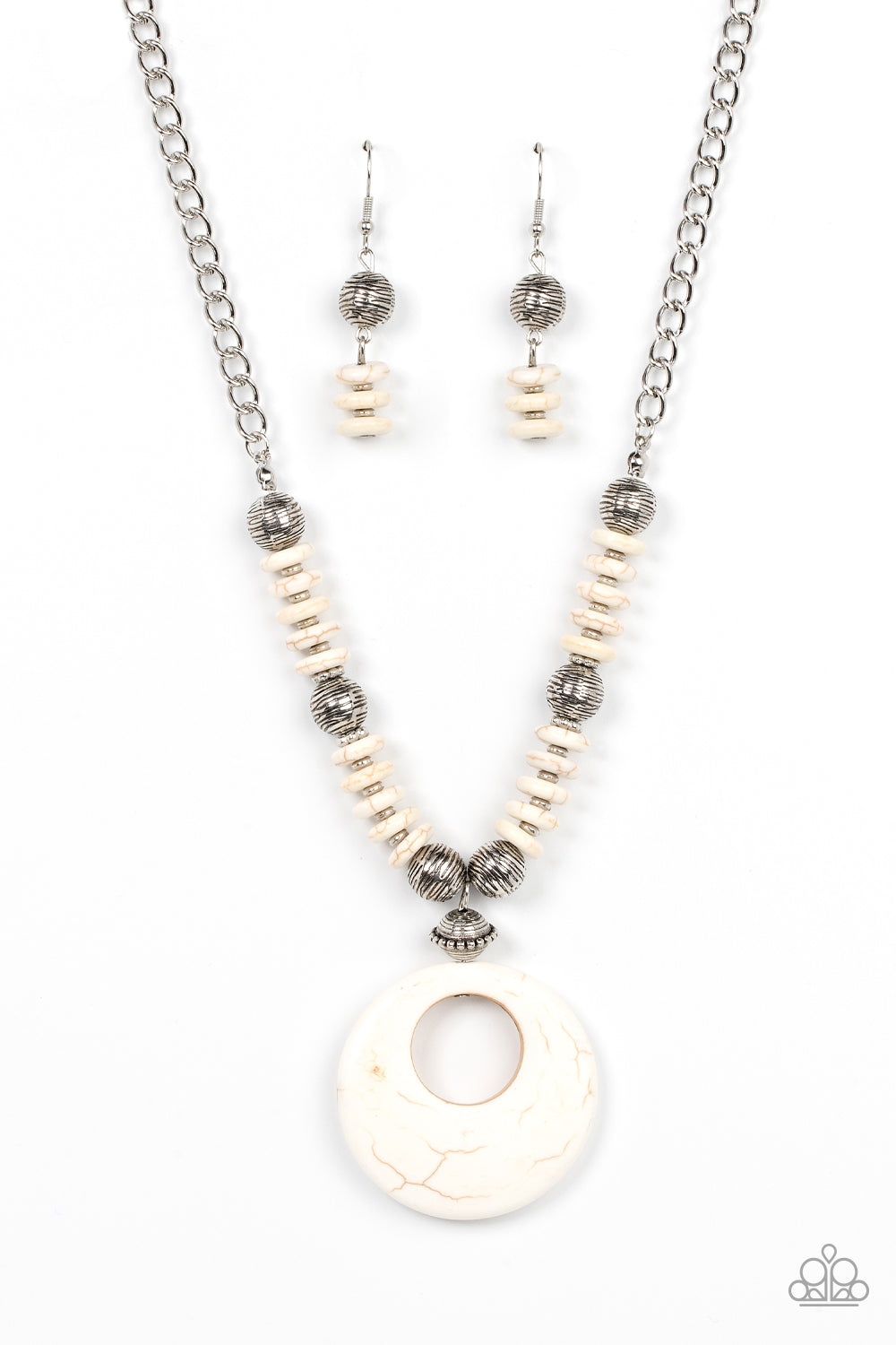 Oasis Goddess - white - Paparazzi necklace