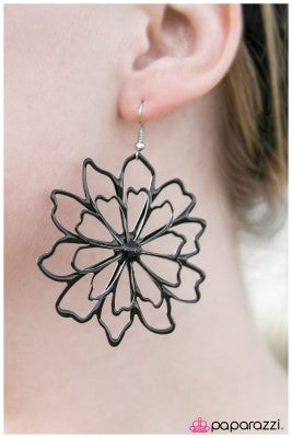 Oh Maui! - Paparazzi earrings
