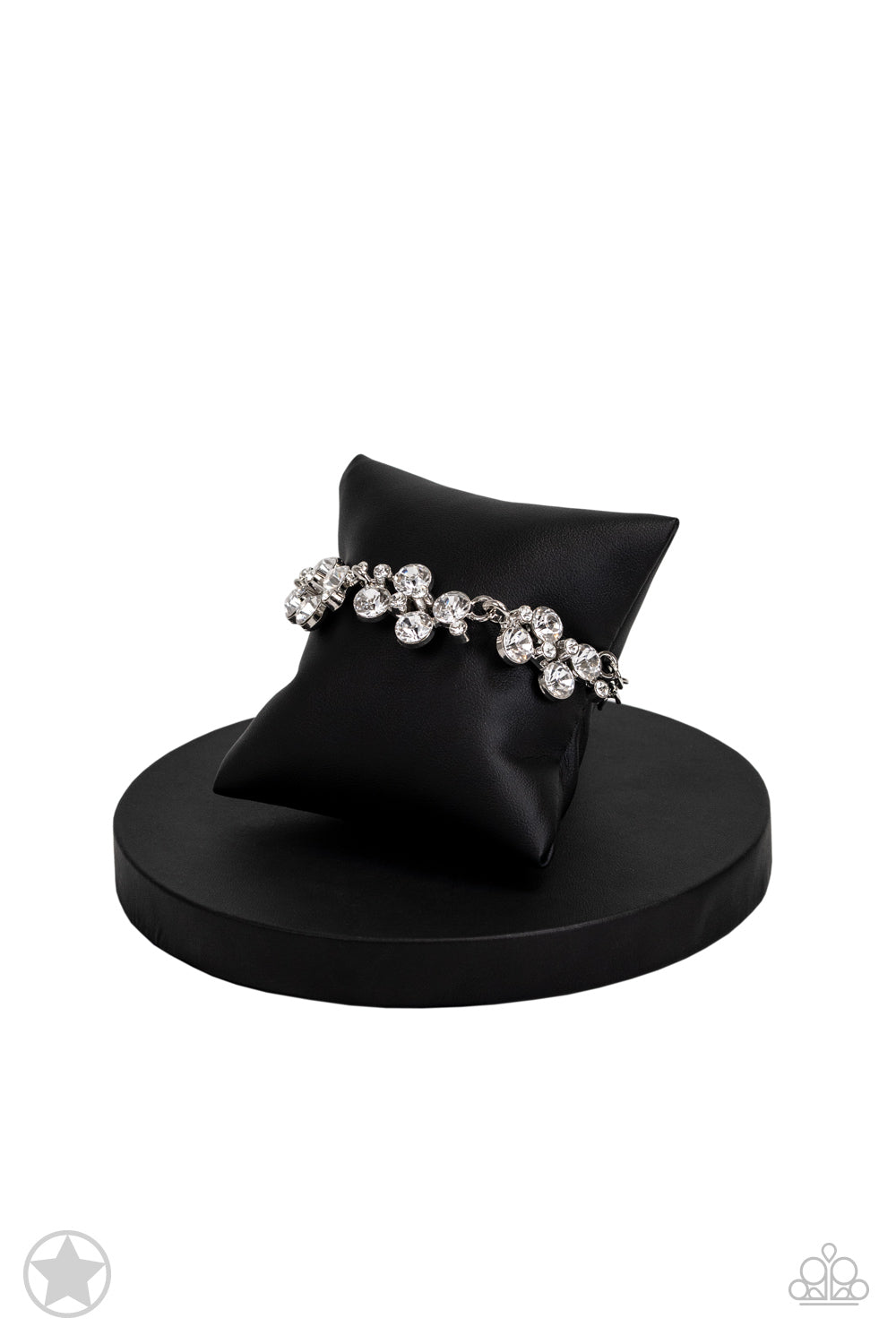 Old Hollywood - white - Paparazzi bracelet