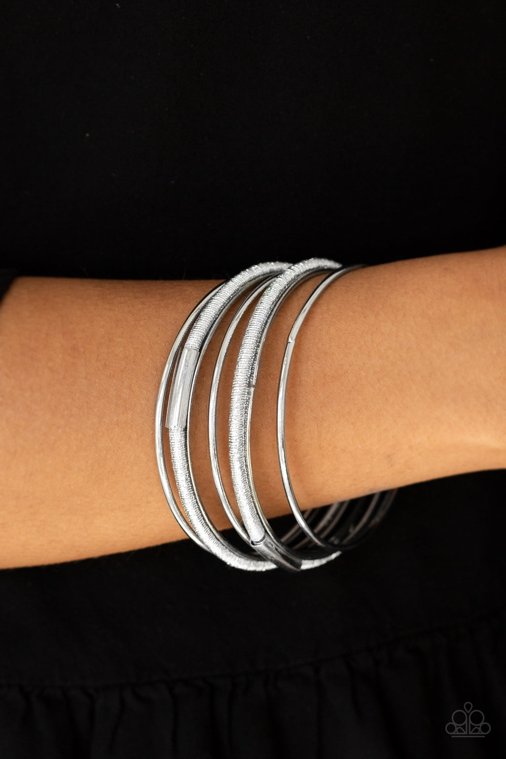 Pay a Hefty SHINE - silver - Paparazzi bracelet