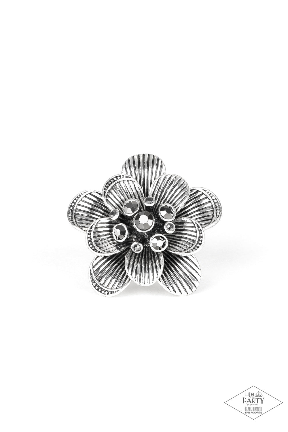 Petal Pusher - silver - Paparazzi ring