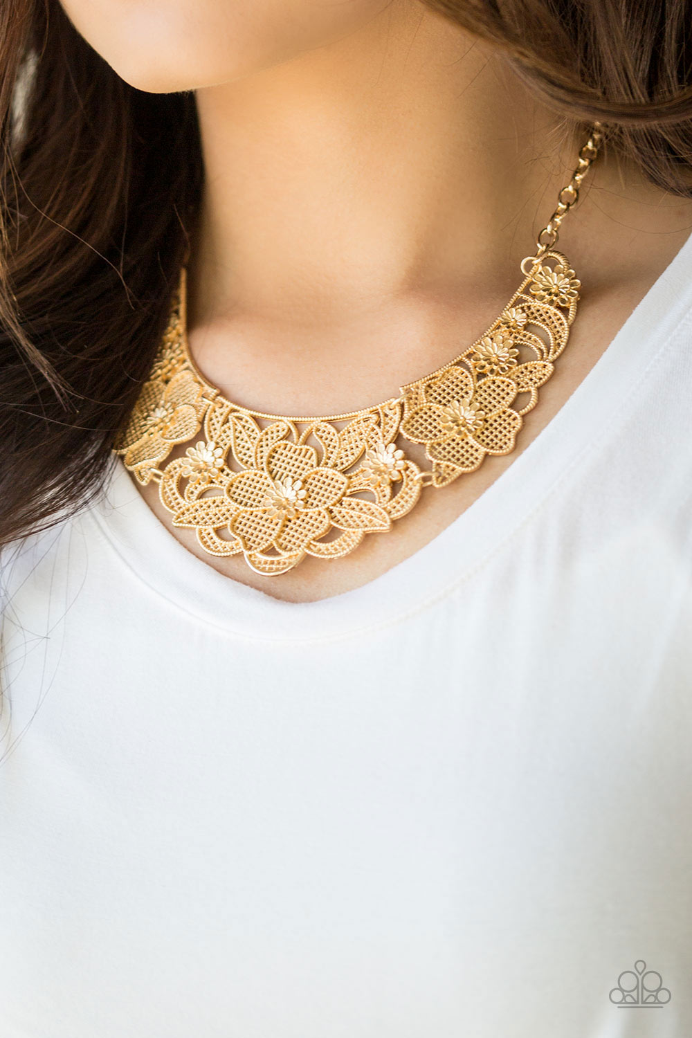 Petunia Paradise - gold - Paparazzi necklace