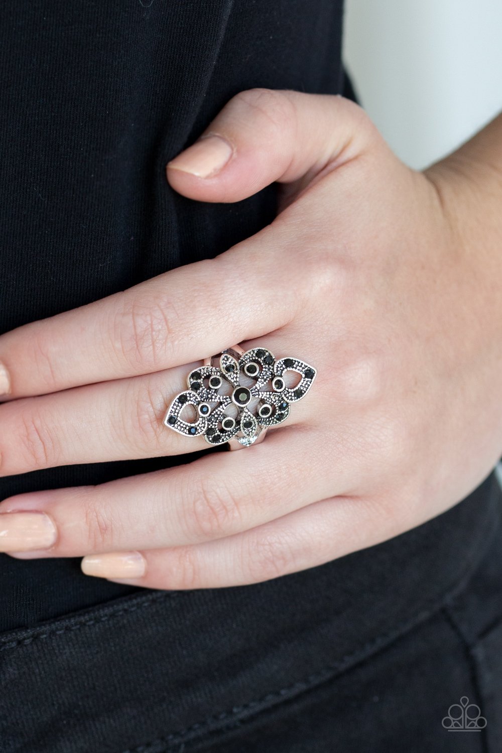 Princess Priss-black-Paparazzi ring