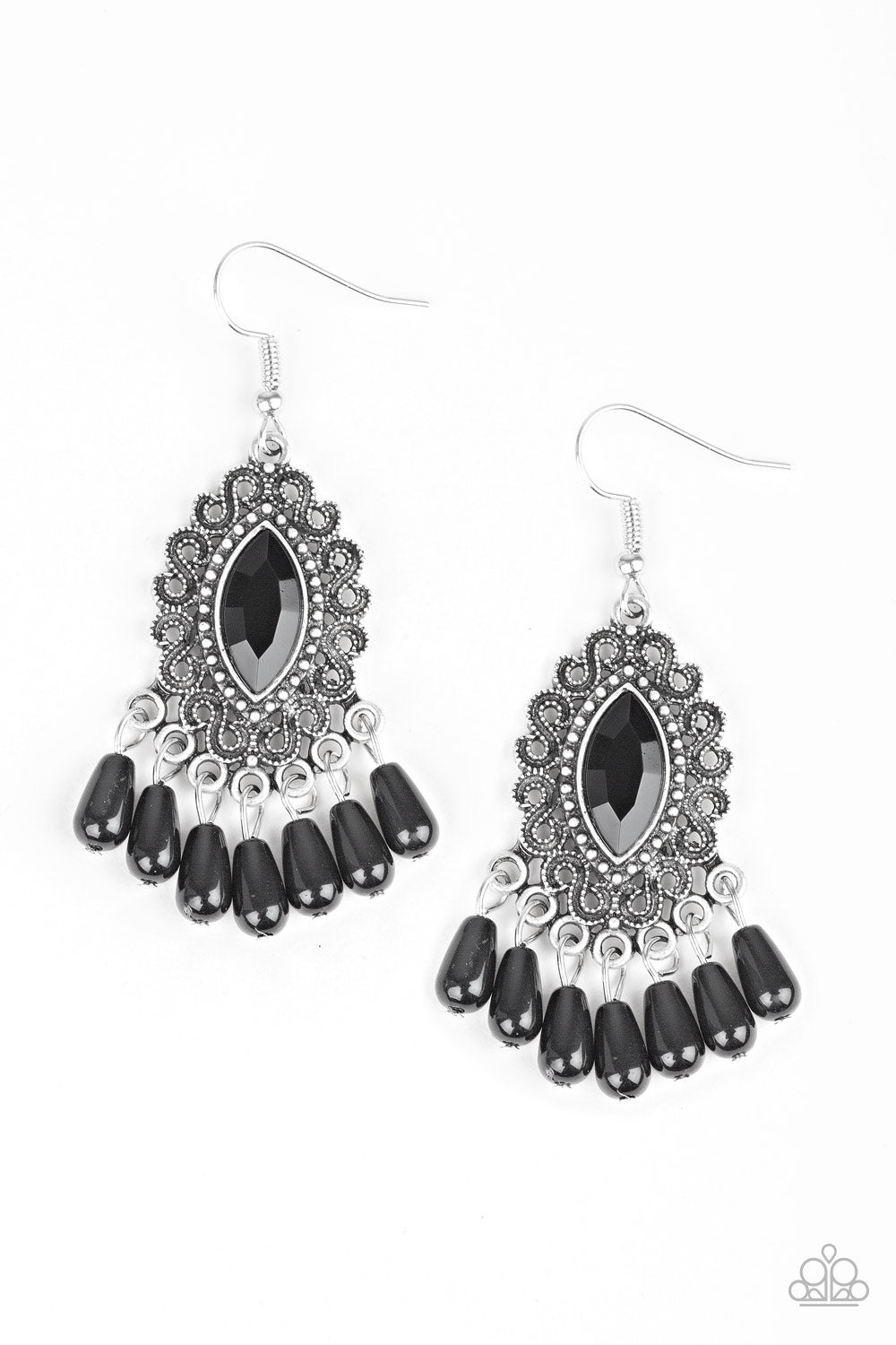 Private Villa - black - Paparazzi earrings
