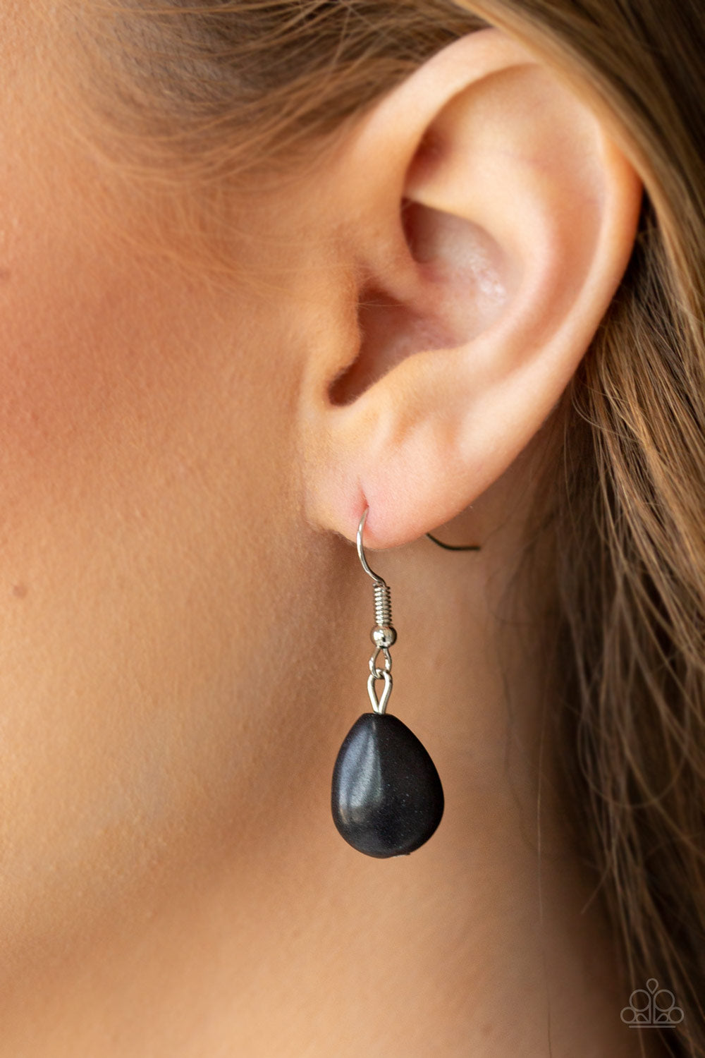 Prowling Prowess - black - Paparazzi necklace