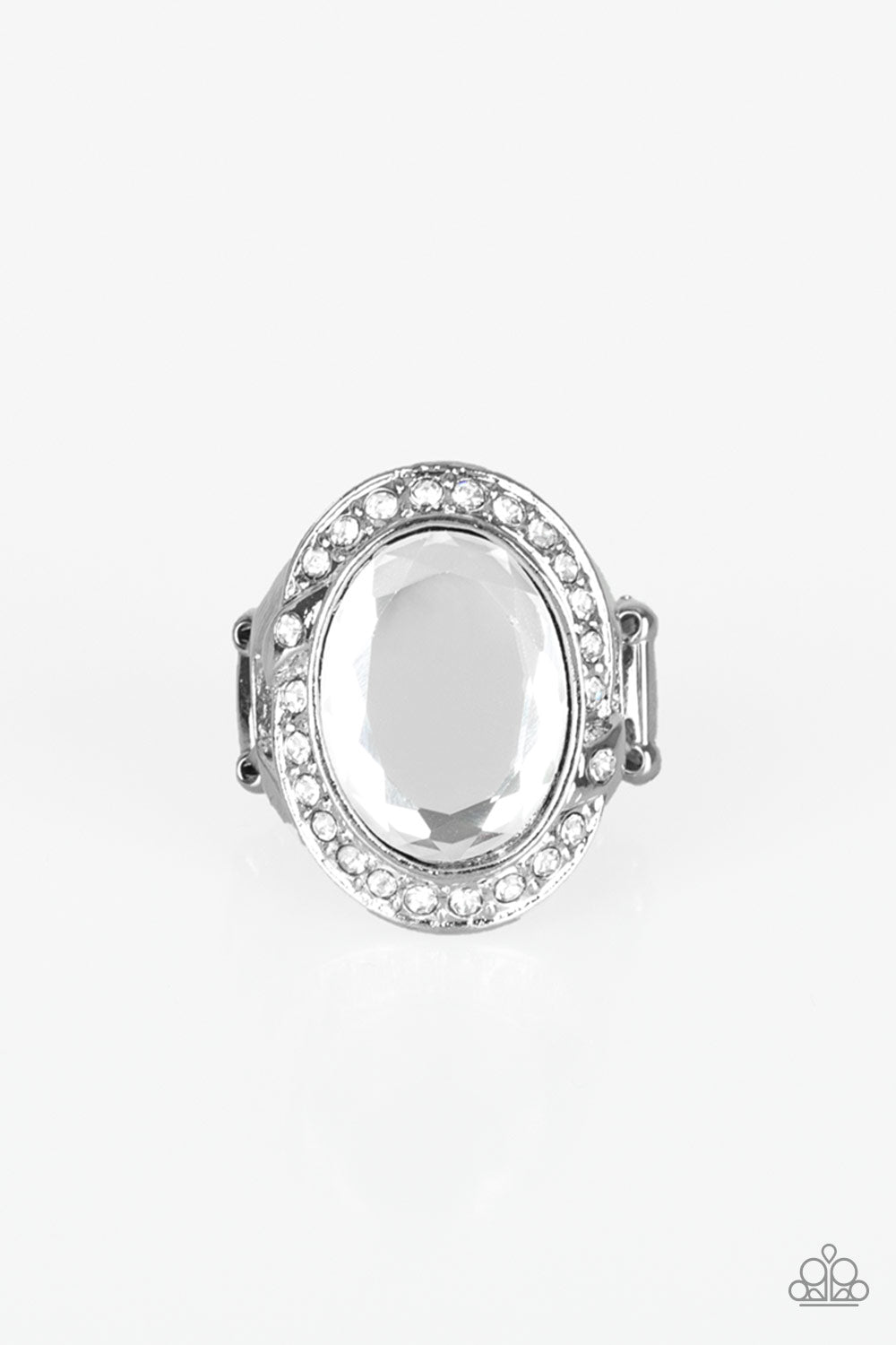 Queen Scene - white - Paparazzi ring