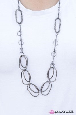 Ready for the Weekend - Paparazzi Necklace