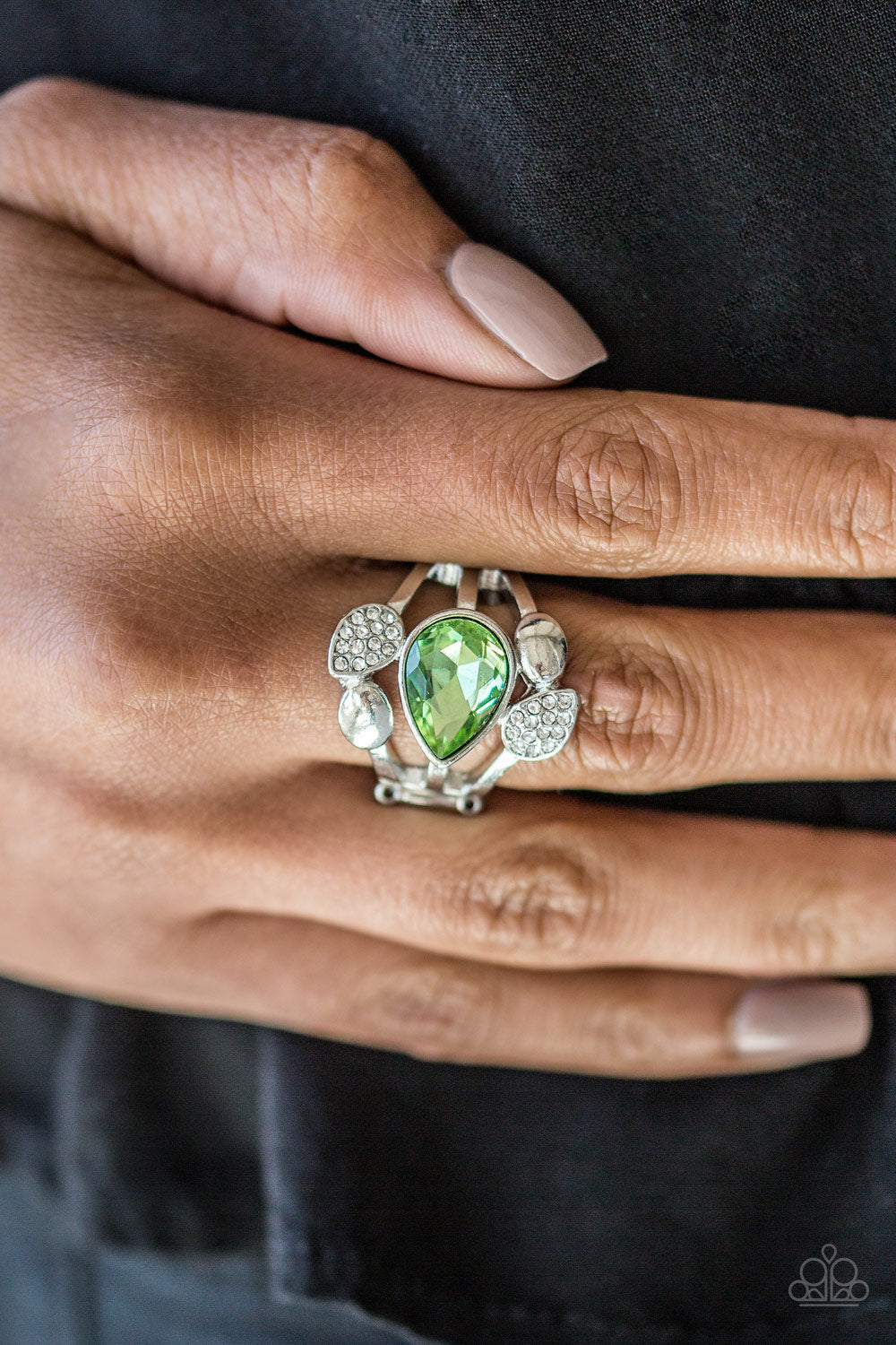 Regal Reign - green - Paparazzi ring