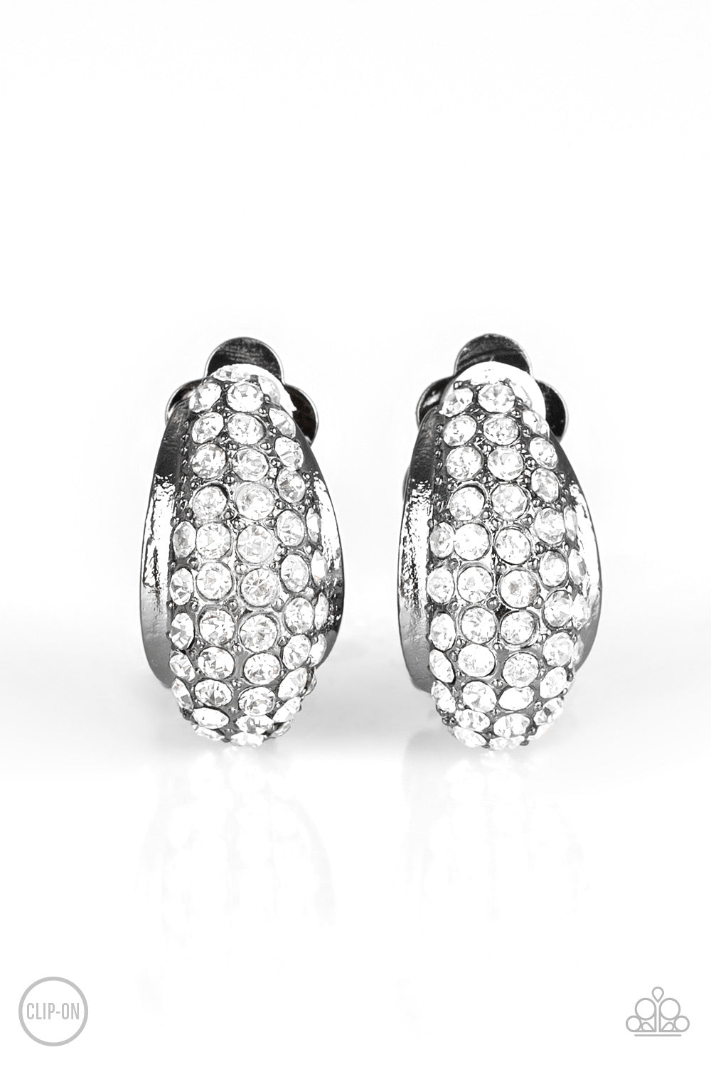Revenue Avenue - black - Paparazzi CLIP ON earrings