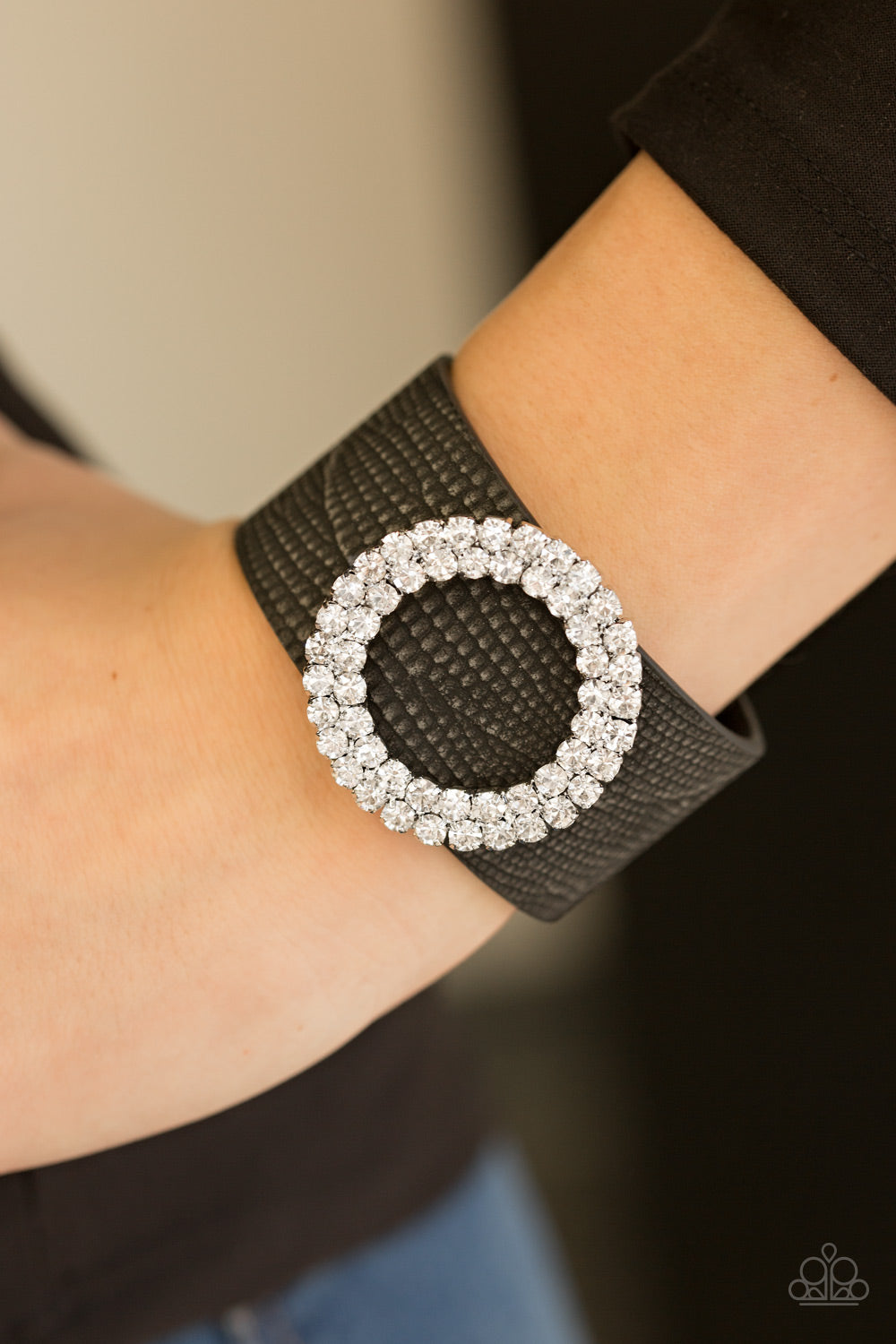 Ring in the Bling - black - Paparazzi bracelet