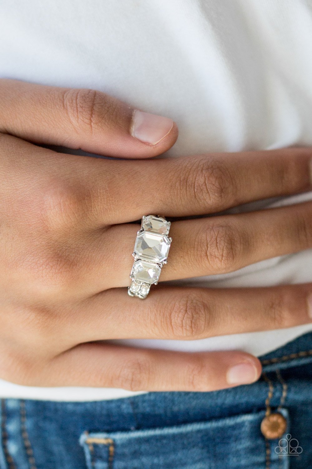 Rogue Royal - white - Paparazzi ring