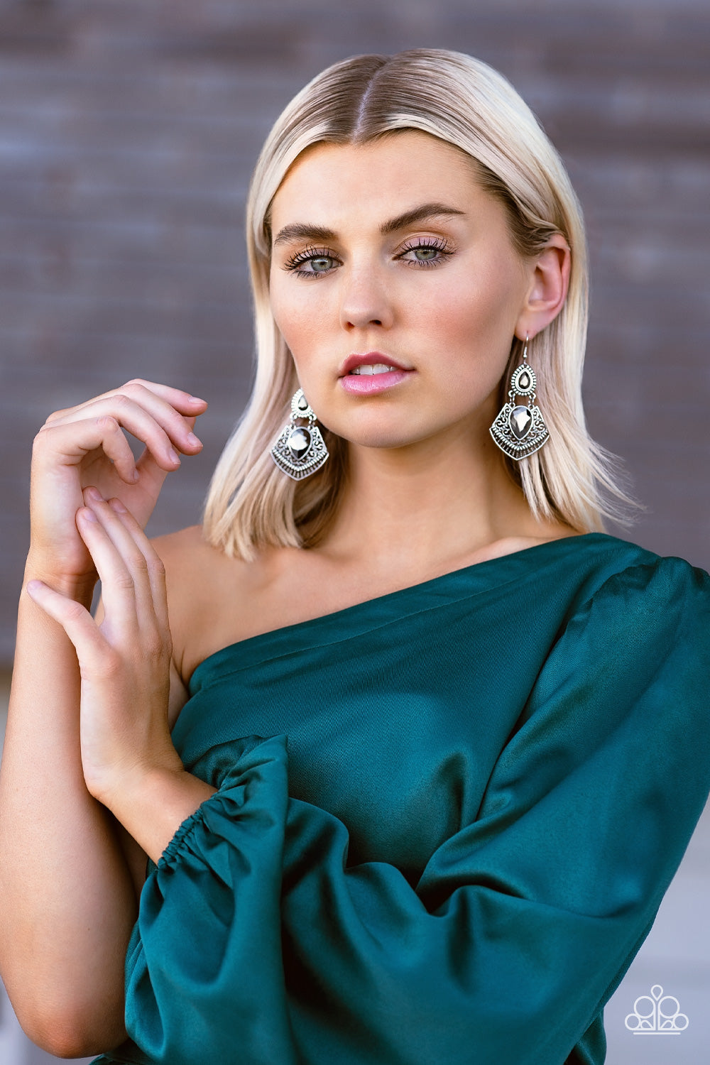 Royal Remix - silver - Paparazzi earrings