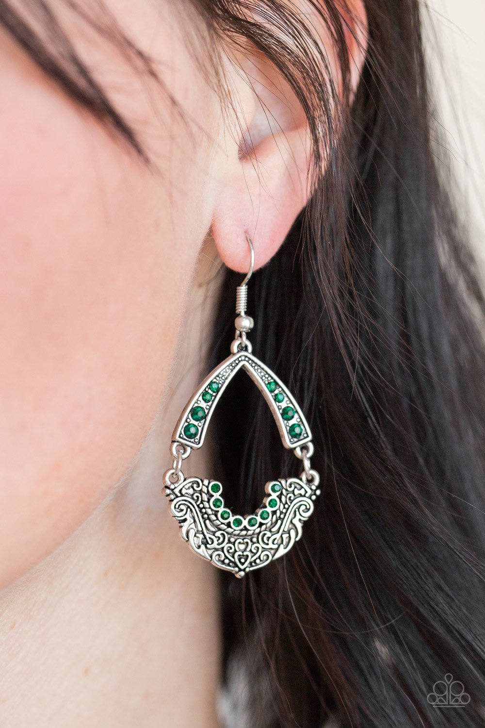 Royal Engagement-green-Paparazzi earrings