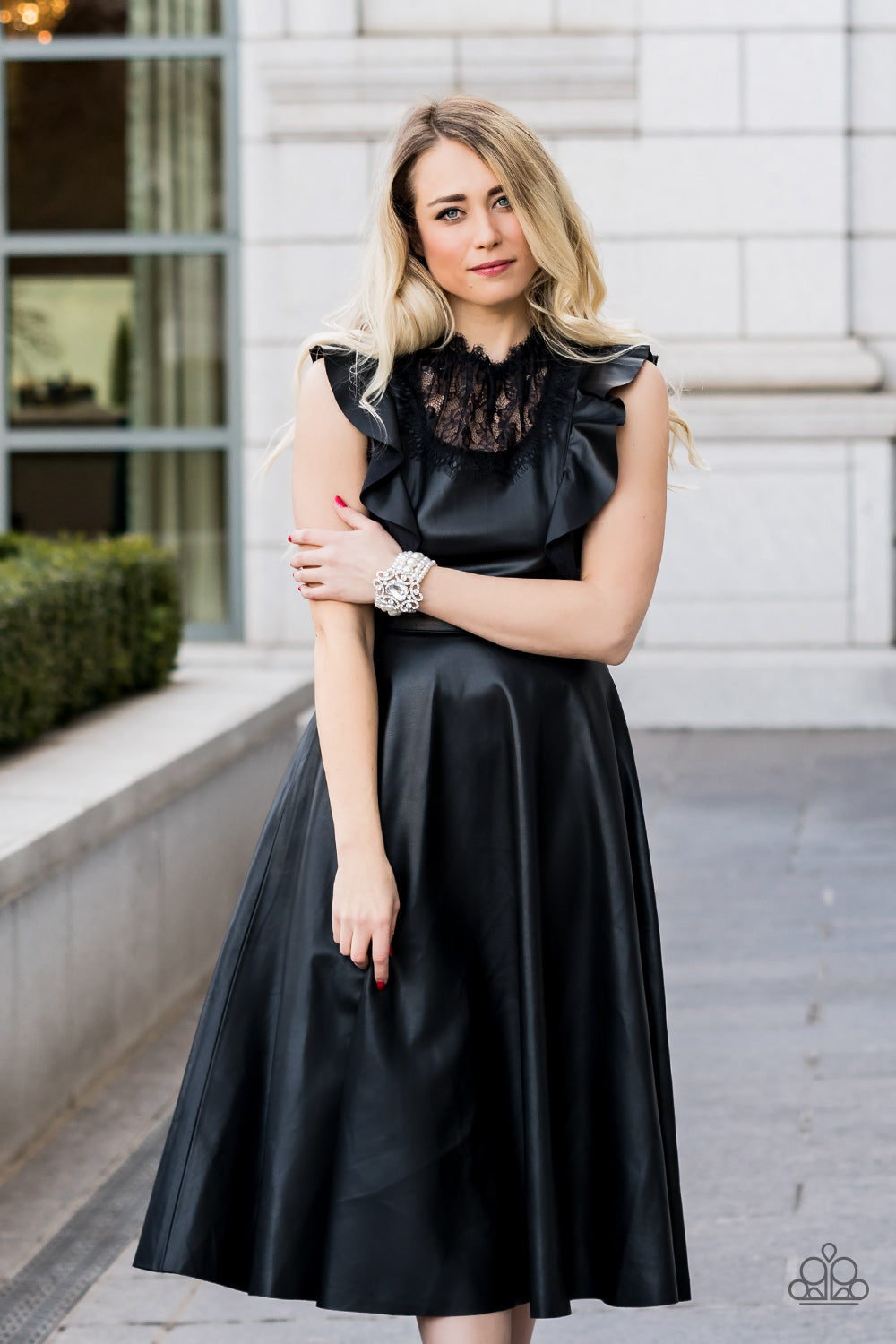 Rule the Room - white - Paparazzi bracelet