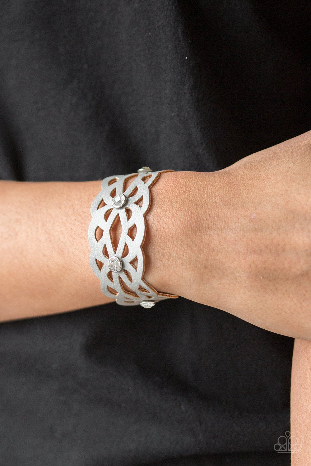 Runaway Radiance - silver - Paparazzi bracelet