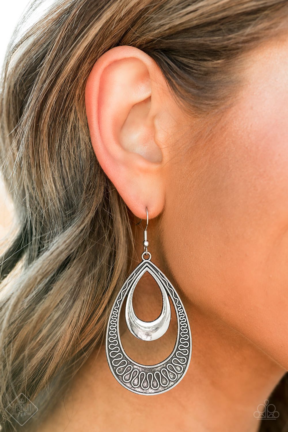 Sahara Sublime - silver - Paparazzi earrings