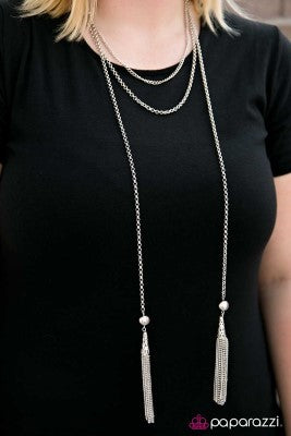 Scarf It Down - Paparazzi necklace