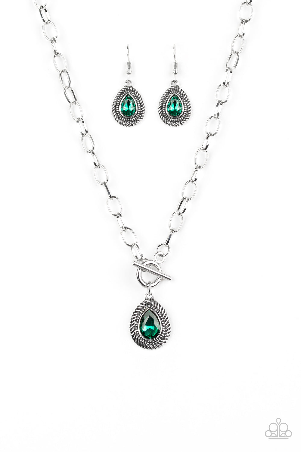 Sheen Queen - green - Paparazzi necklace
