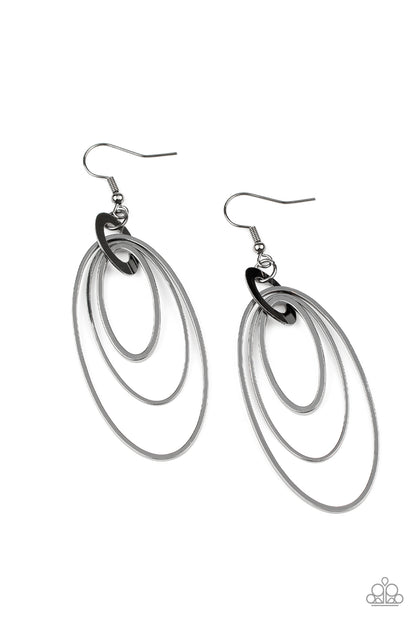 Shimmer Surge - black - Paparazzi earrings