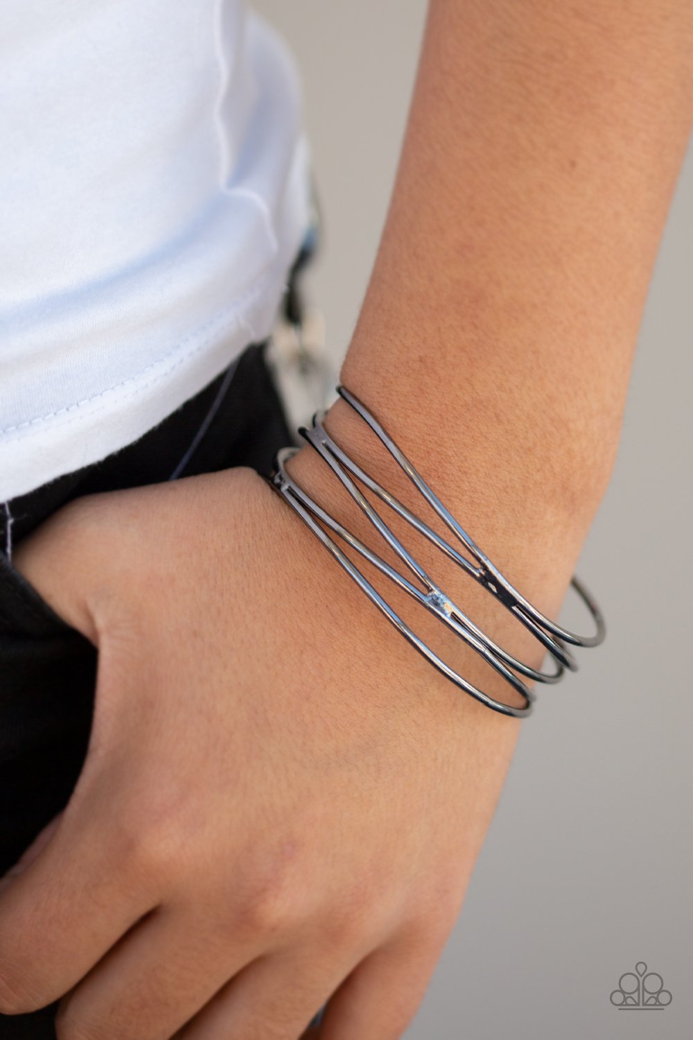 Showstopping Sheen-black-Paparazzi bracelet