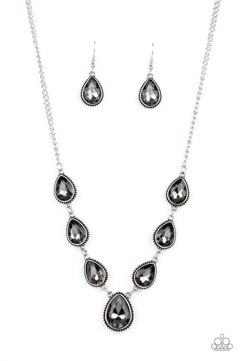 Socialite Social - silver - Paparazzi necklace