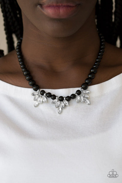 Society Socialite - black - Paparazzi necklace