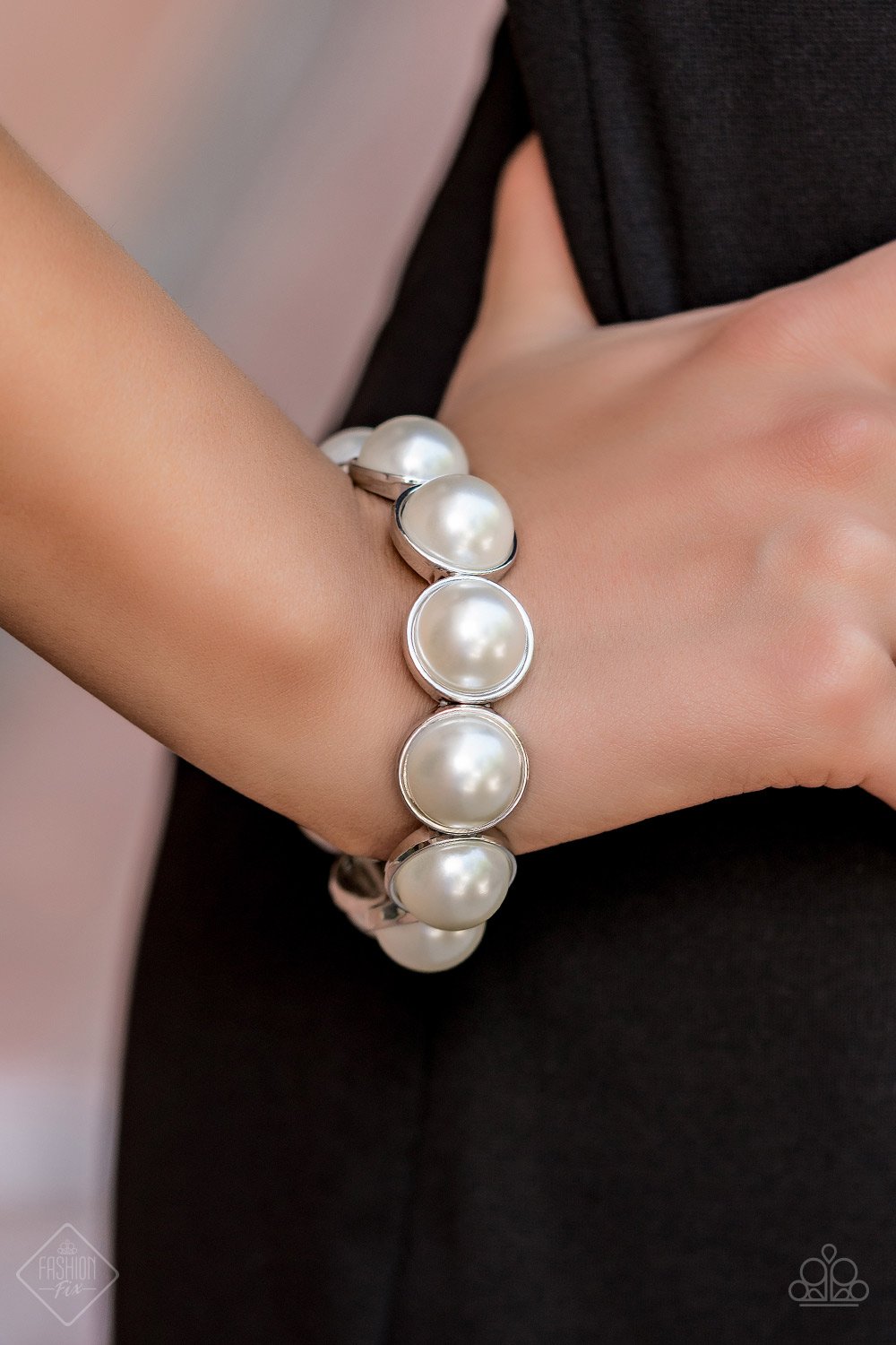 Society Socialite-white-Paparazzi bracelet