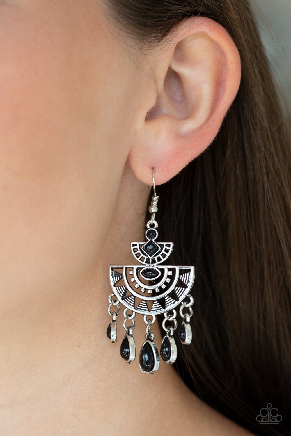 Sol Searching-black-Paparazzi earrings