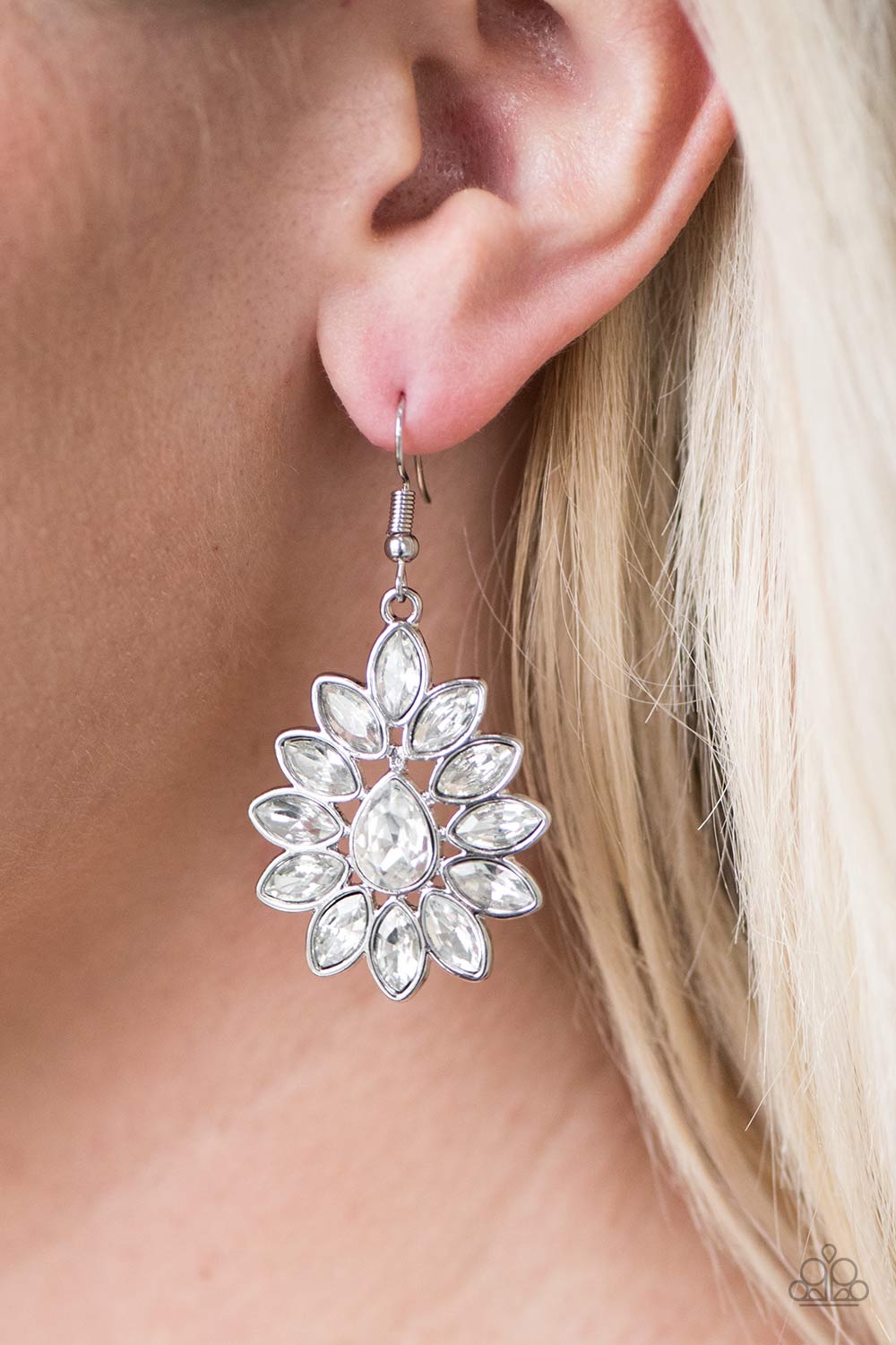 Sparkle on Command - white - Paparazzi earrings