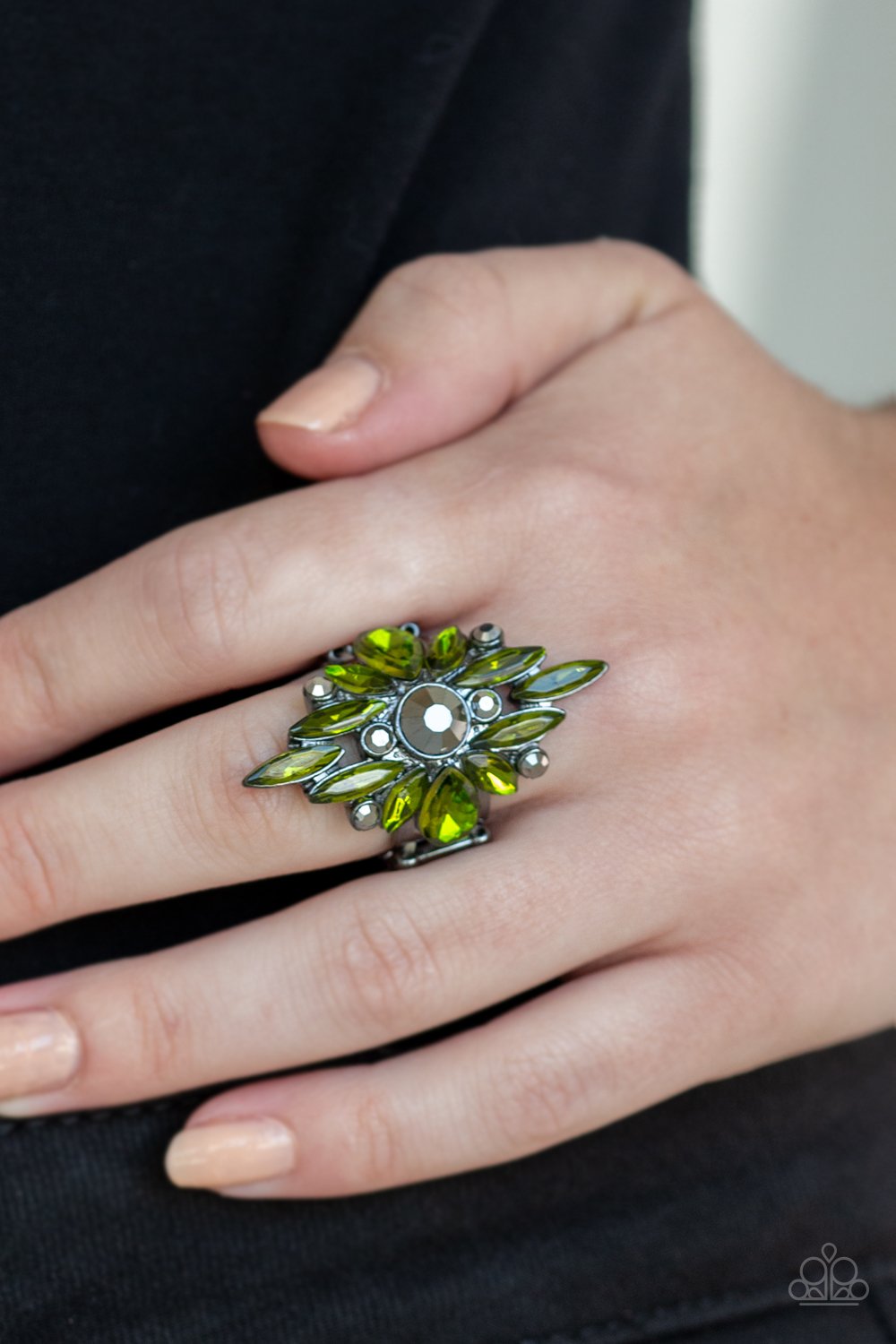 Stand Back-green-Paparazzi ring