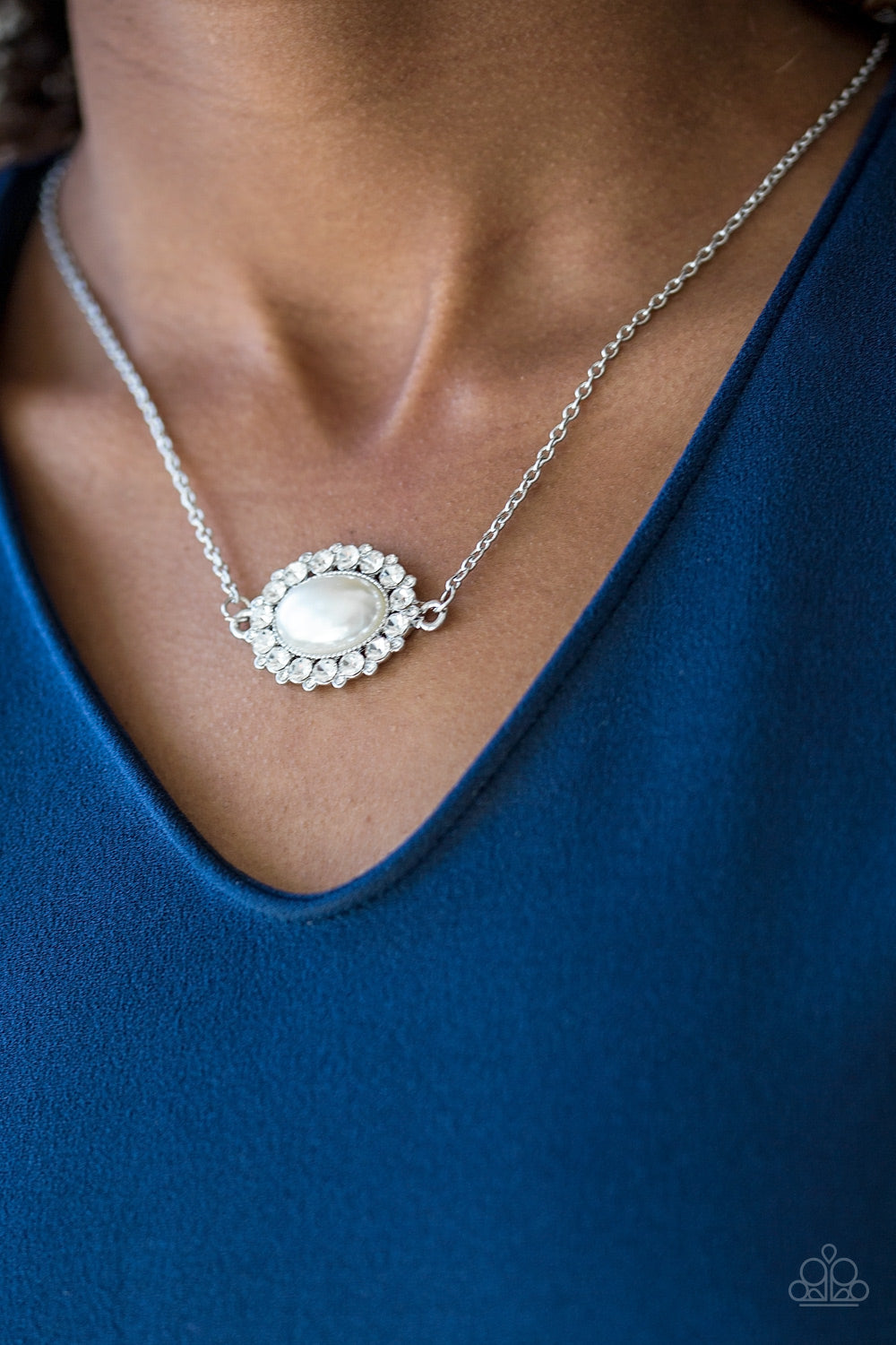 Stardom Shine - white - Paparazzi necklace