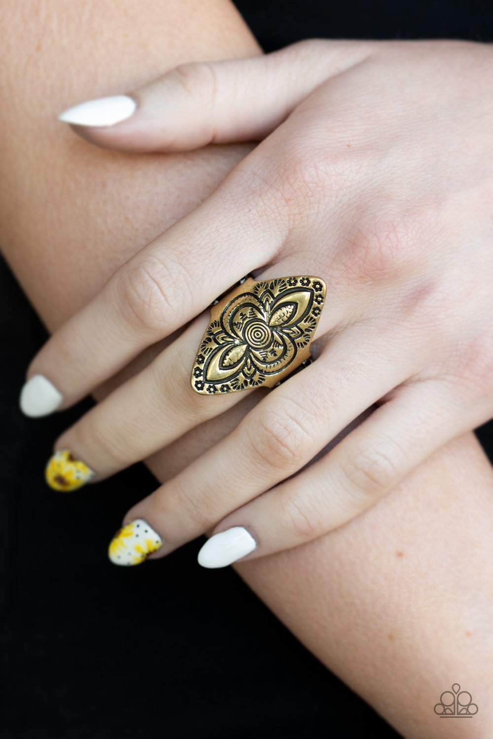 Tahiti Trek-brass-Paparazzi ring