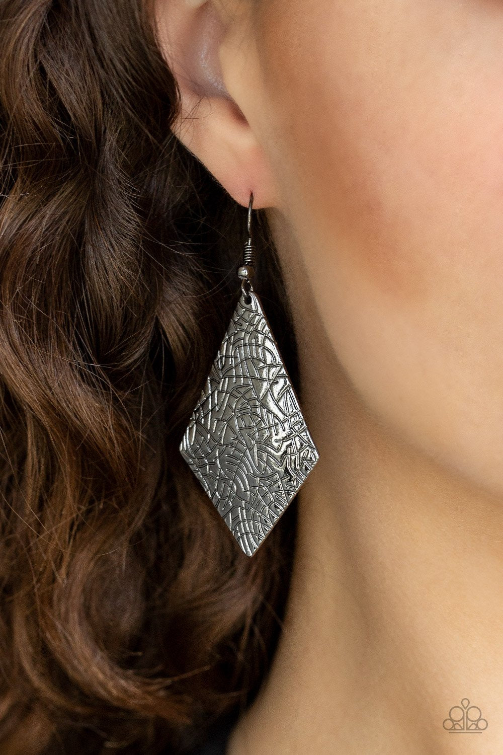Texture Retreat-black-Paparazzi earrings