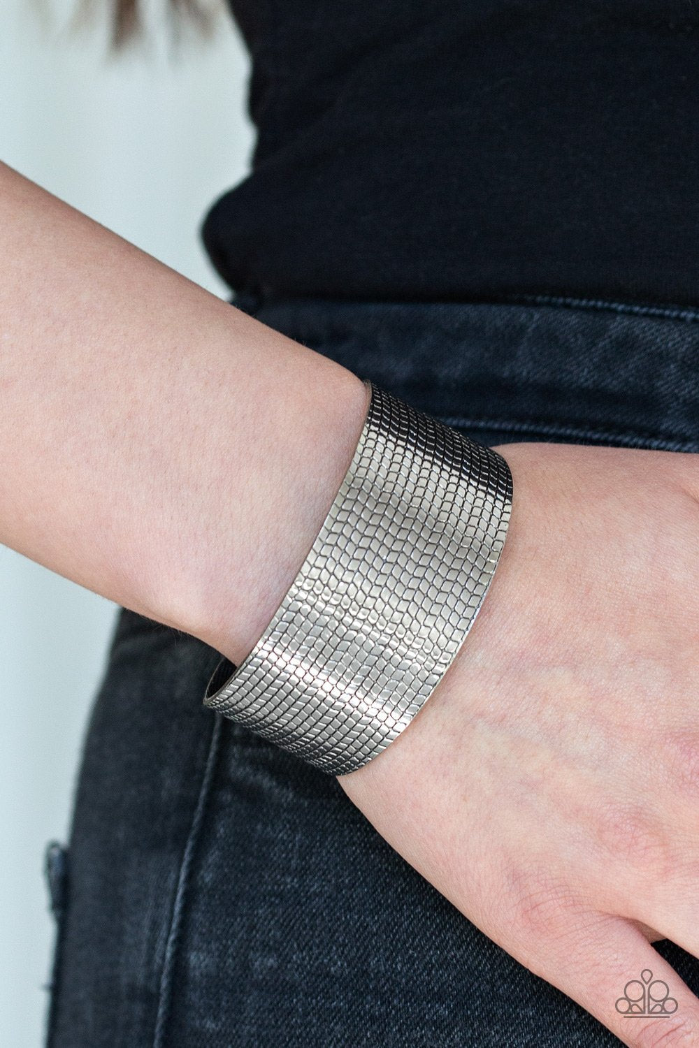 Texture Trailblazer - silver - Paparazzi bracelet