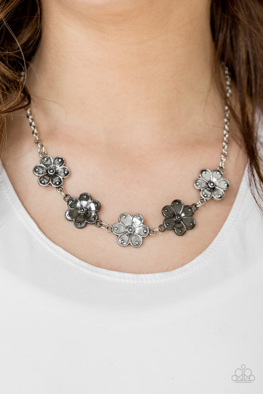 The Earth Laughs in Flowers - black - Paparazzi necklace