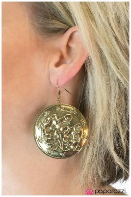 The FLORAL Of The Story Is - Paparazzi earrings
