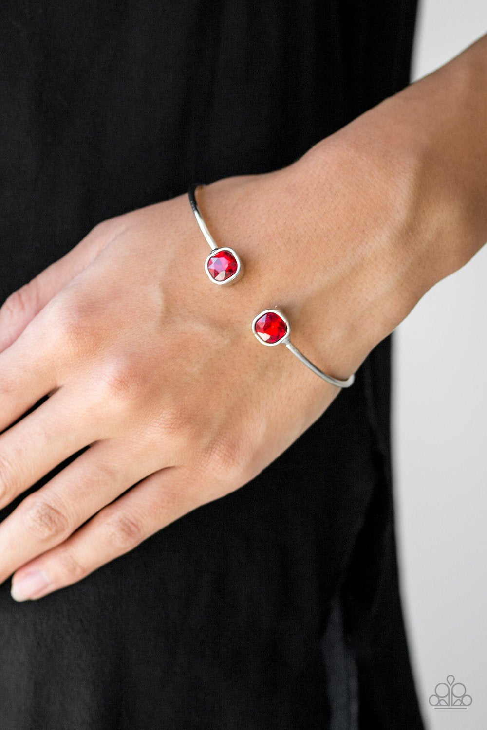 Totally Traditional - red - Paparazzi bracelet