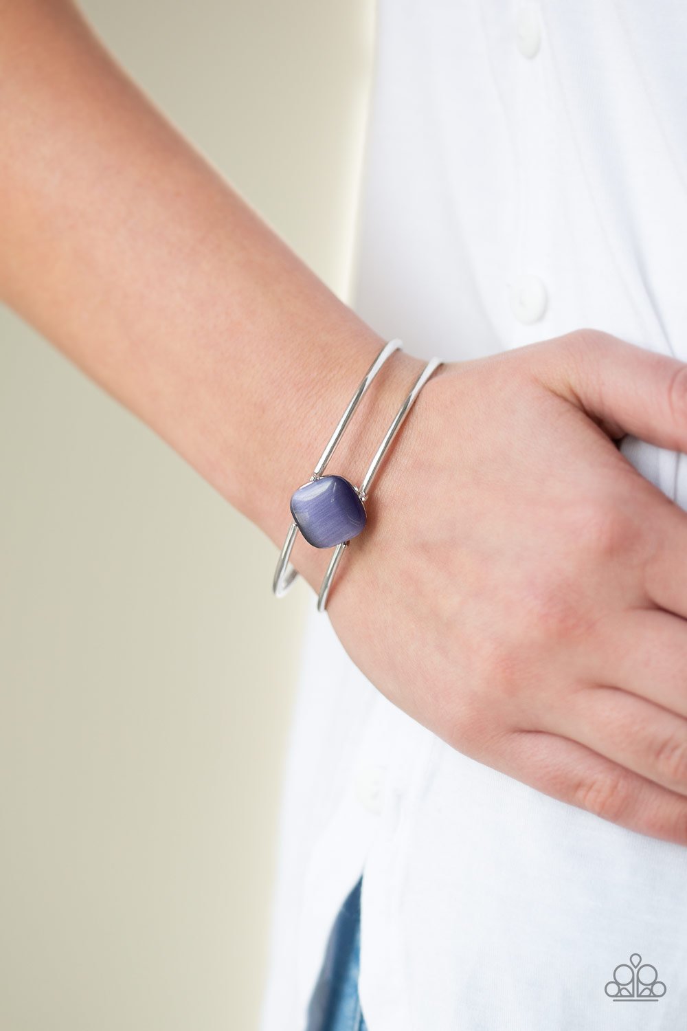 Turn Up the Glow-purple-Paparazzi bracelet