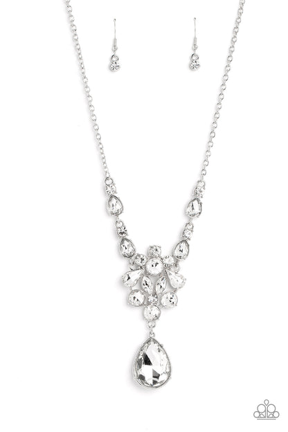 Twinkle of an Eye - white - Paparazzi necklace