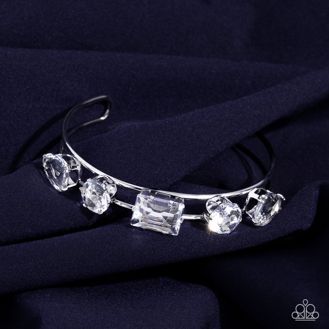 Uniquely Untapped - white - Paparazzi bracelet