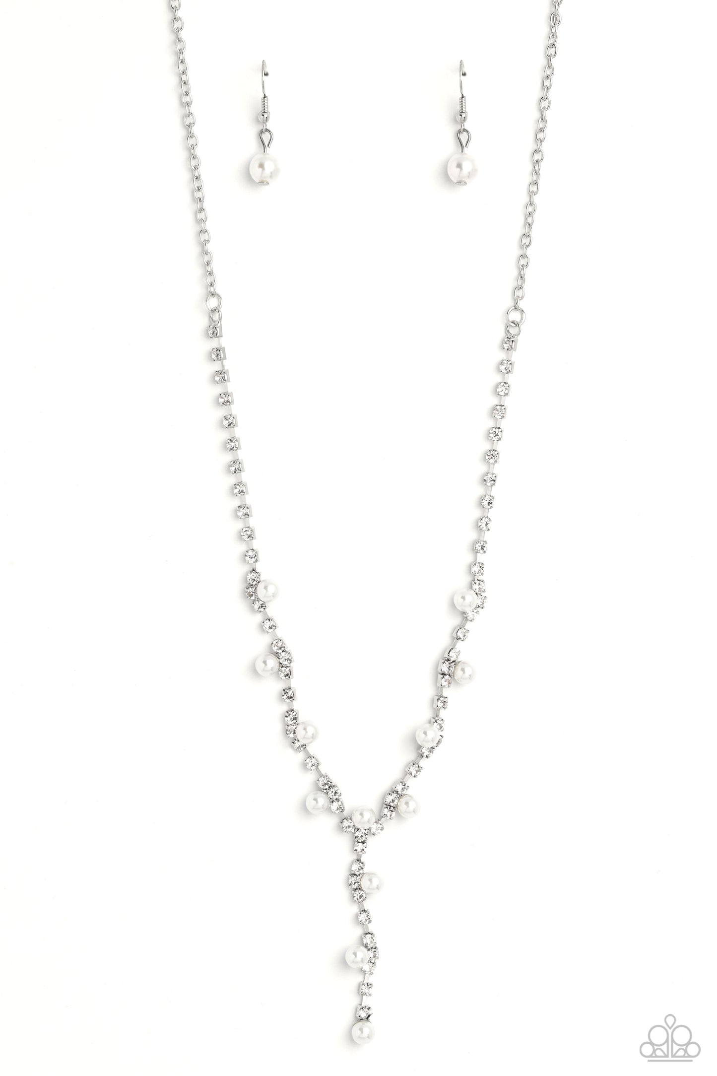 Upper Class - white - Paparazzi necklace